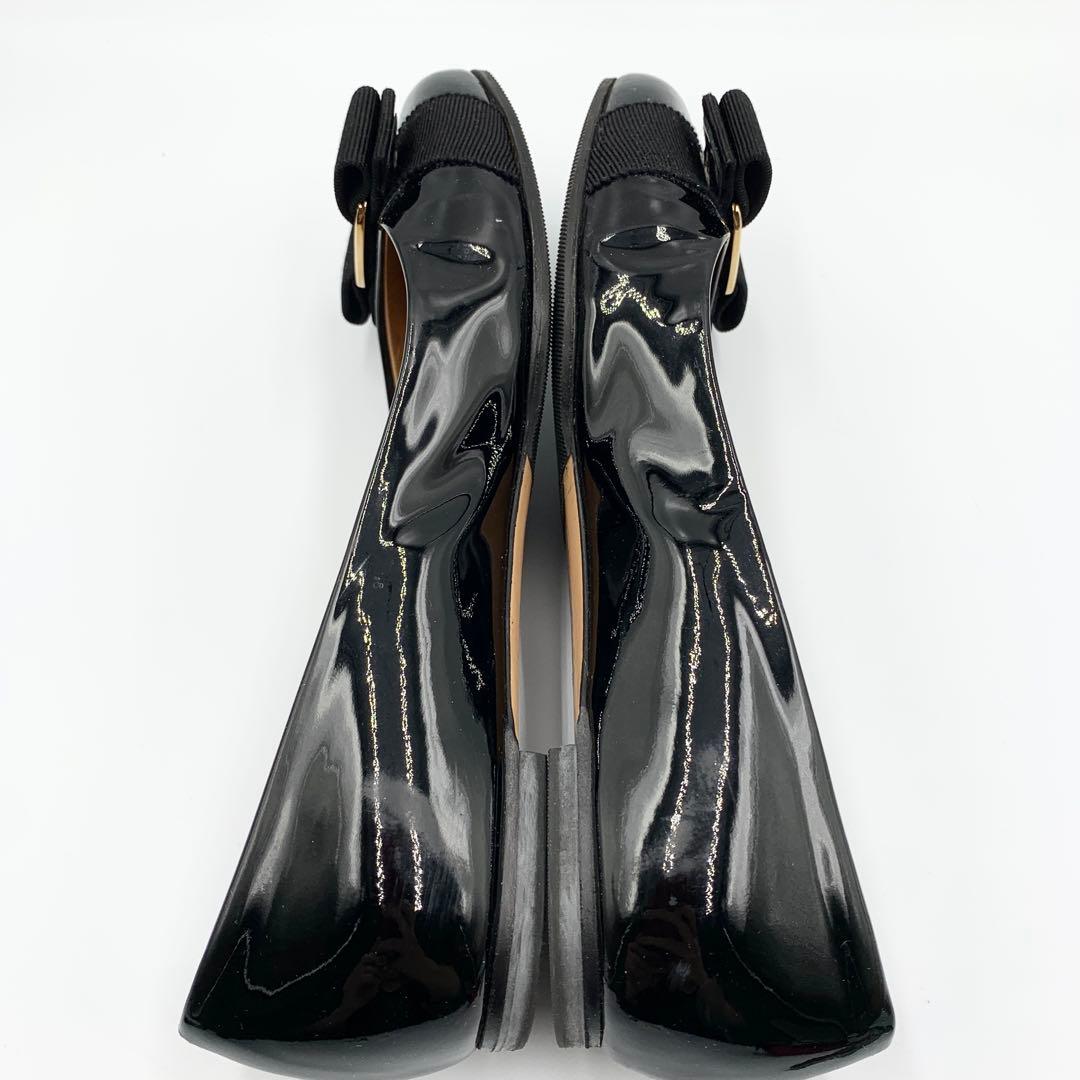 サルヴァトーレフェラガモ エナメルパンプス ヴァラリボン ブラック