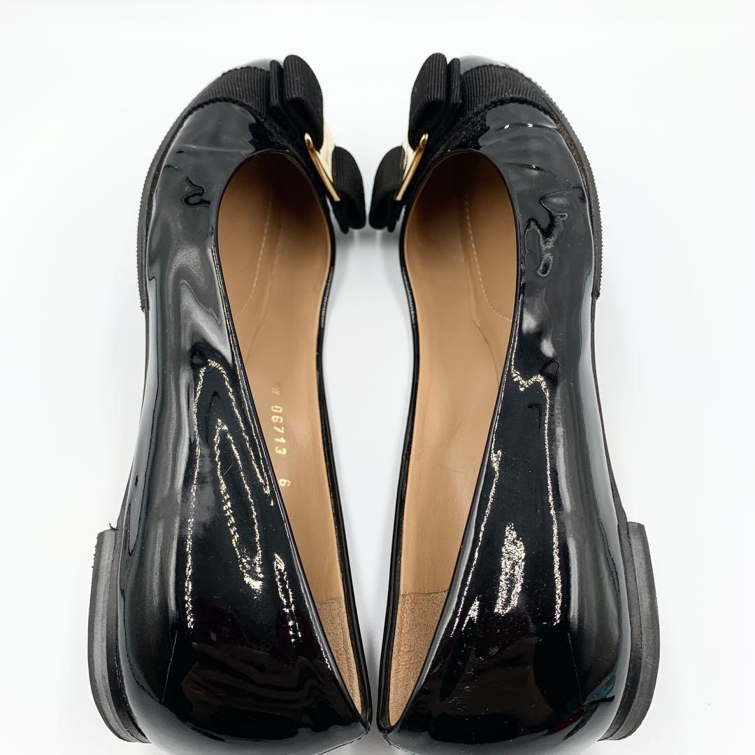 サルヴァトーレフェラガモ エナメルパンプス ヴァラリボン ブラック
