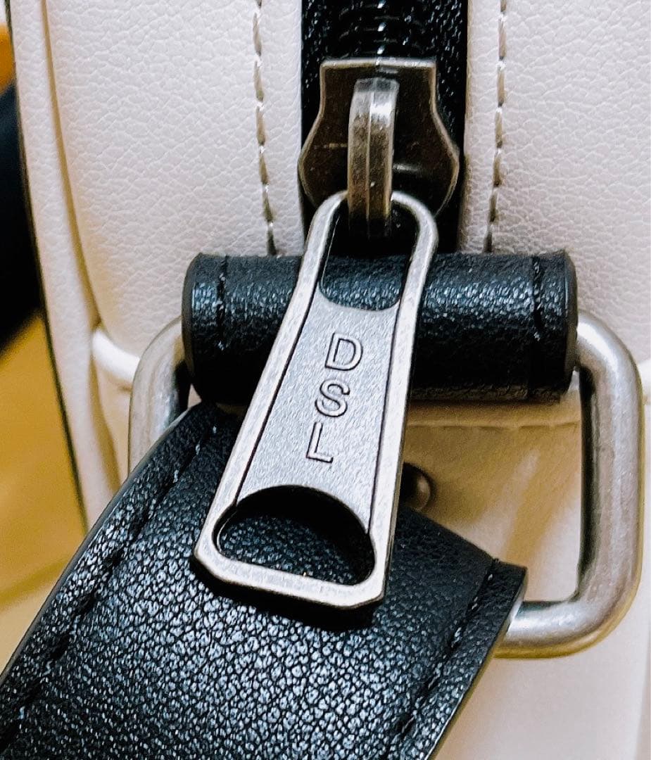 タグお付けします★ Dロゴ★ DIESEL ショルダーバッグ