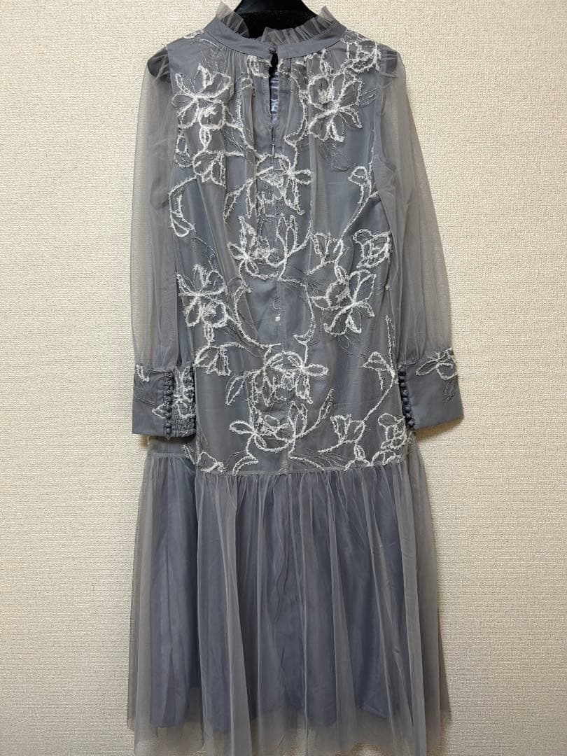 新品　ニアナ　ドリードール　フェザーフラワーチュールドレス