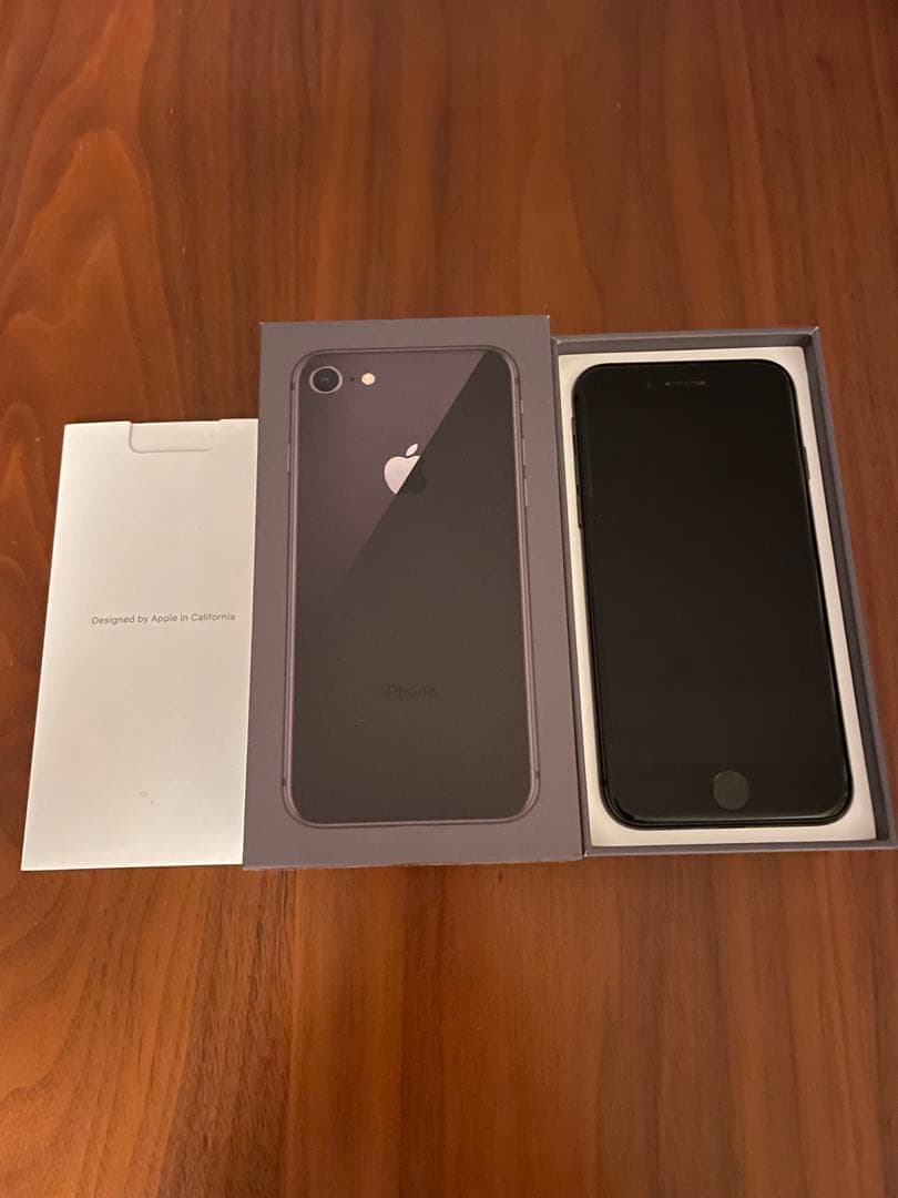 Apple iPhone 8 スペースグレー本体　64 美品