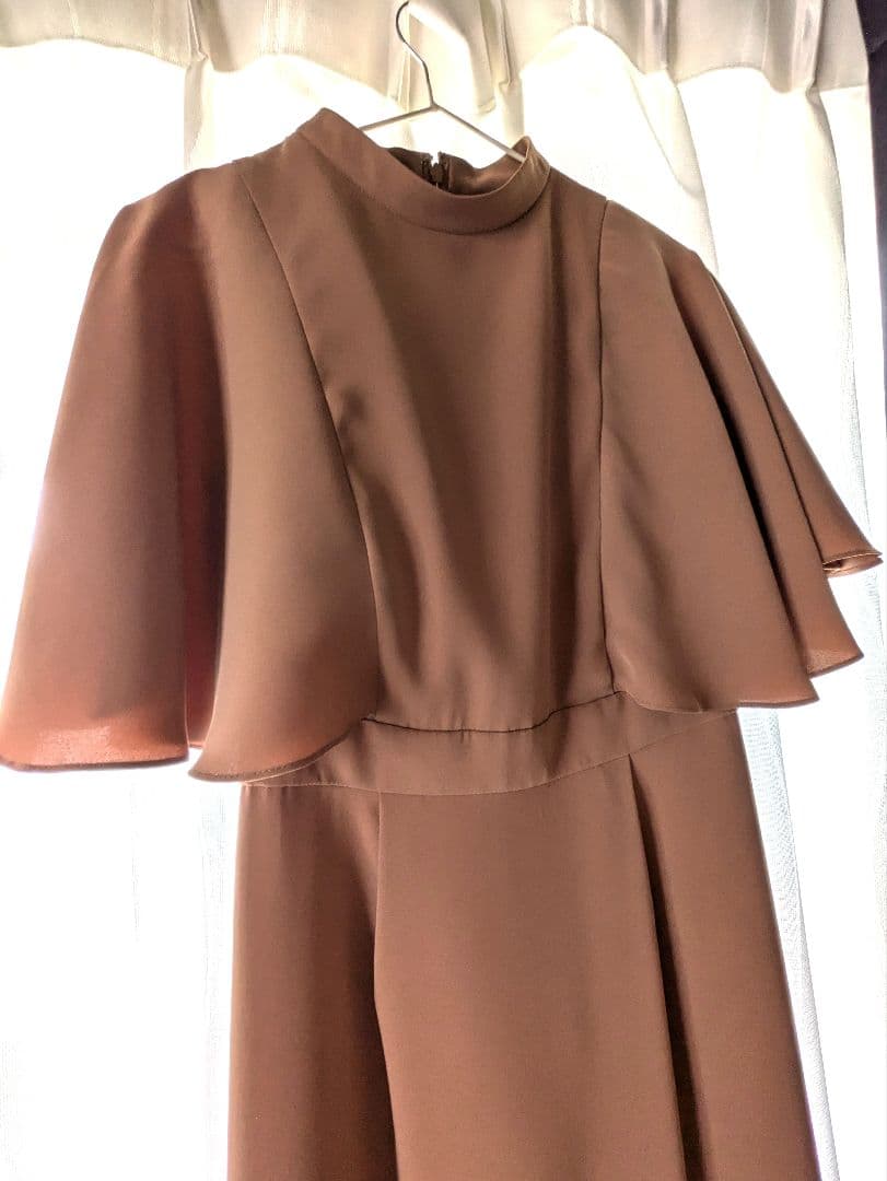 ケープスリーブ×スリットスカートスレンダーロングパーティードレス