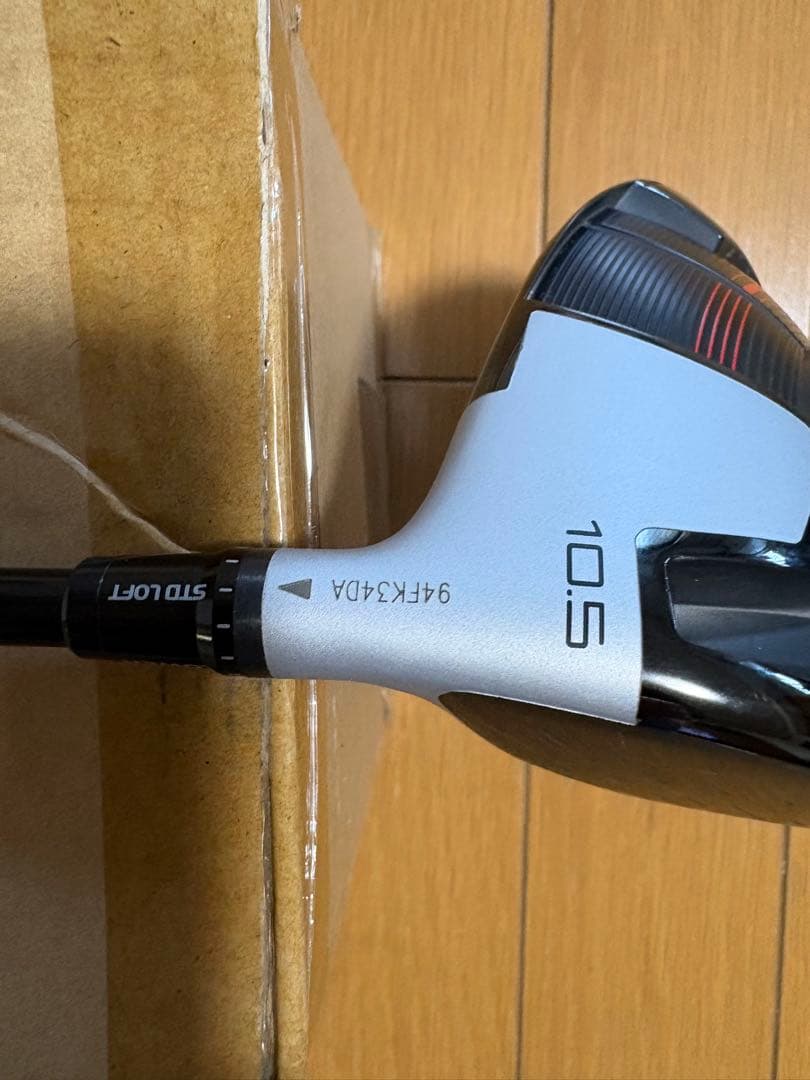 クマ【極美品】テーラーメイド Ｍ4ドライバー10.５度 純正Ｒシャフト