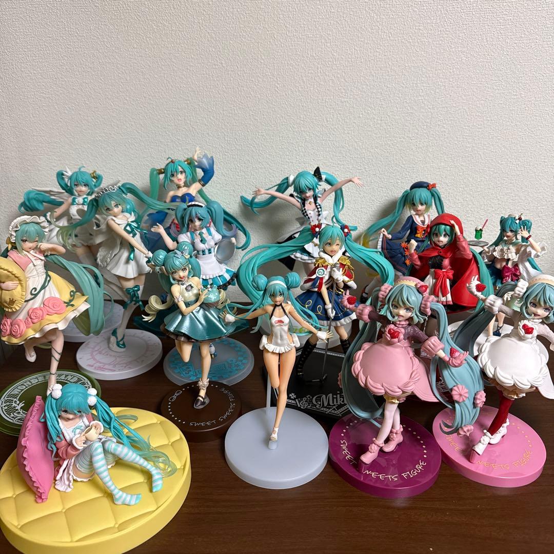 初音ミク　フィギュア　15体まとめ売り
