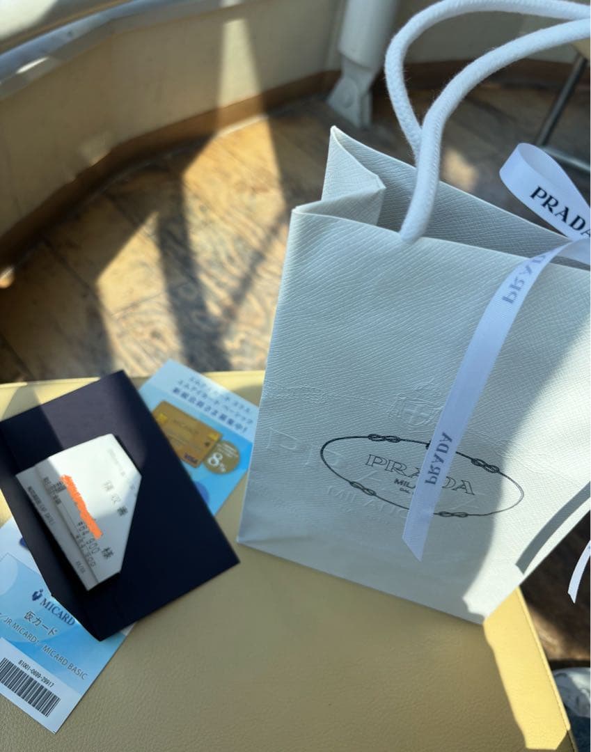 ウ*読様 PRADA ブラック サングラス ケース付き