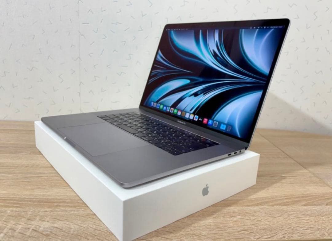 MacBook Pro i7 メモリ16GB SSD1TB Office