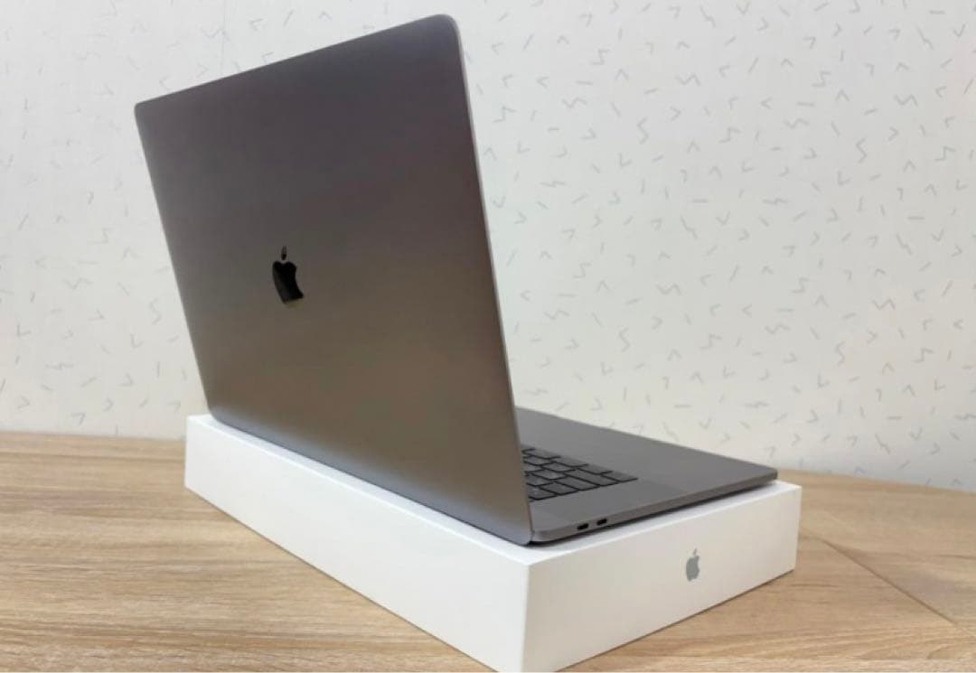 MacBook Pro i7 メモリ16GB SSD1TB Office