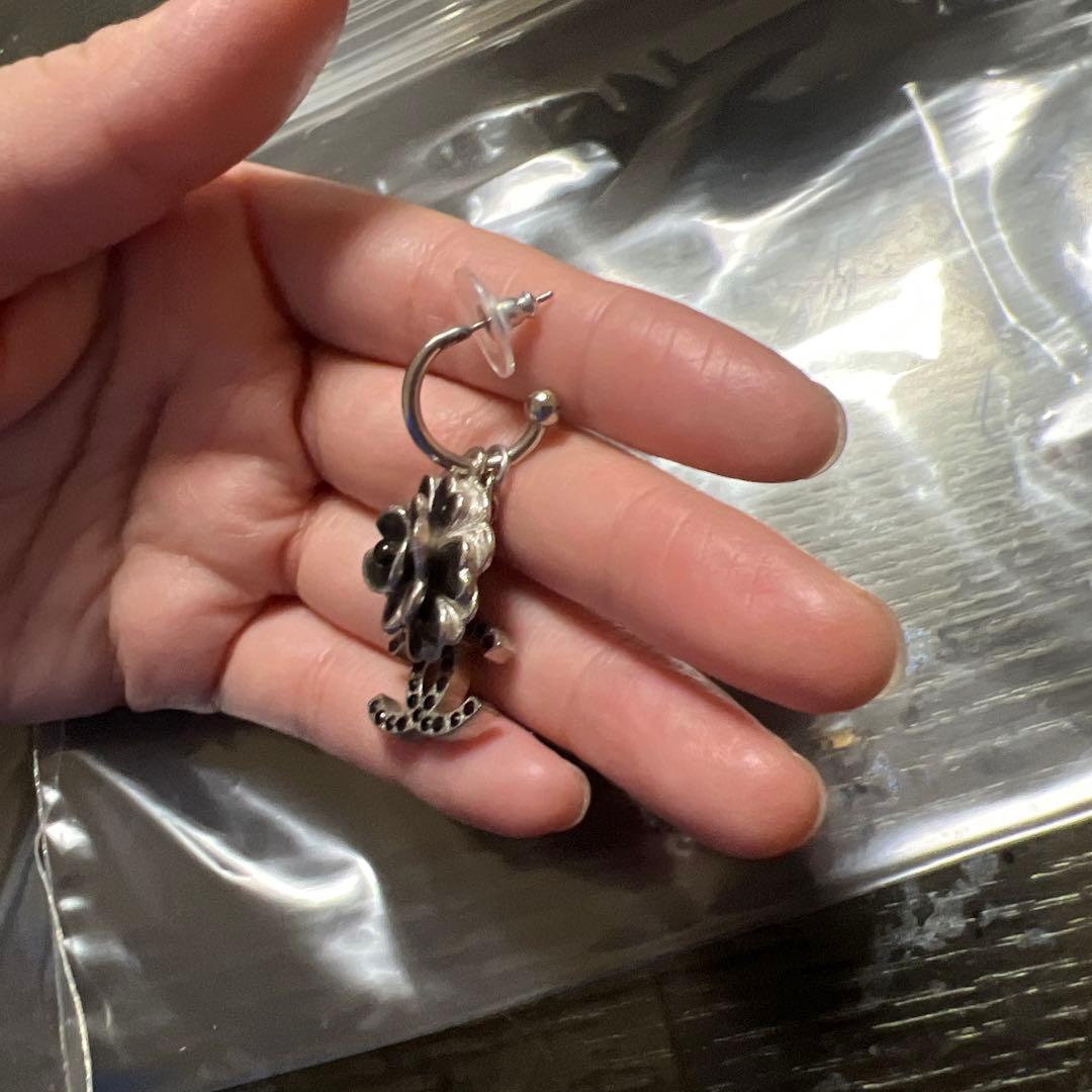 CHANEL シャネル カメリア ココマーク 片耳ピアス レディース