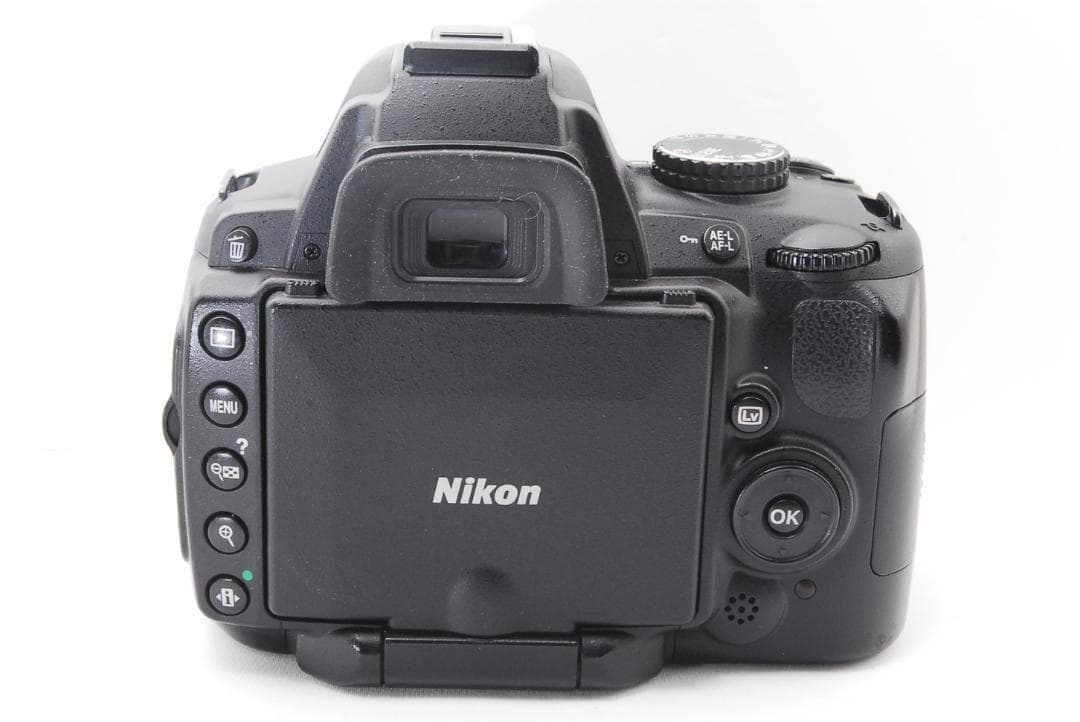 シャッター新品級 Nikon D5000 簡単操作！画面反転で自撮り撮影♪