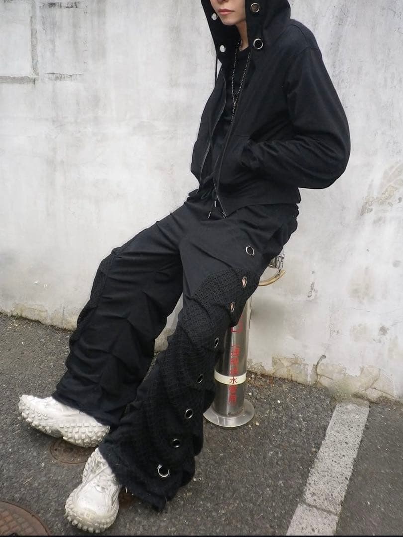 ボリュームアイレットパンツ