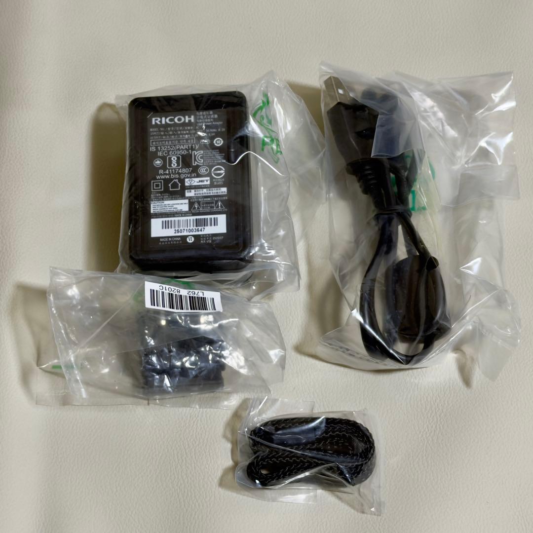 RICOH GRⅢxコンパクトデジタルカメラ美品