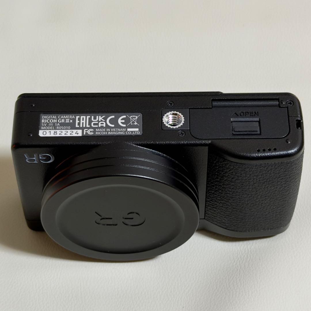 RICOH GRⅢxコンパクトデジタルカメラ美品