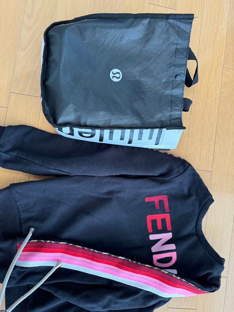 フェンディ　Fendi　キッズ　スウェットシャツ・トレーナー