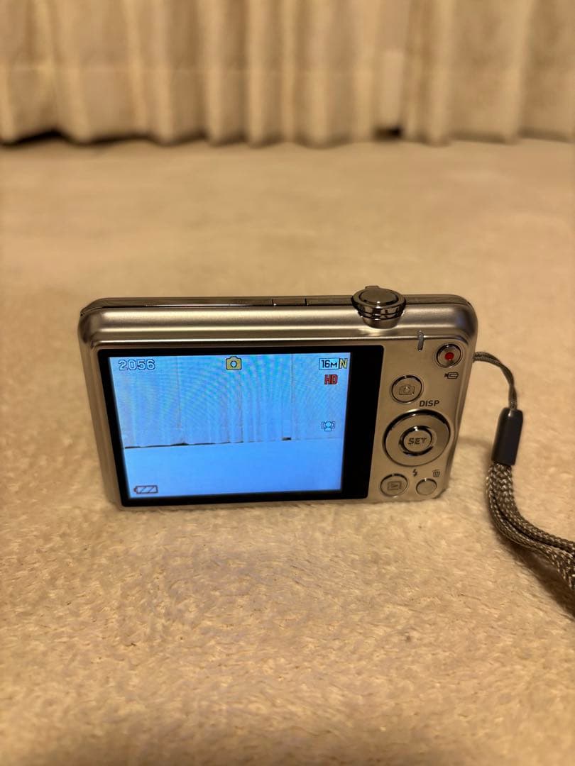 美品　CASIO EXILIM 16.1メガピクセル コンパクトデジタルカメラ