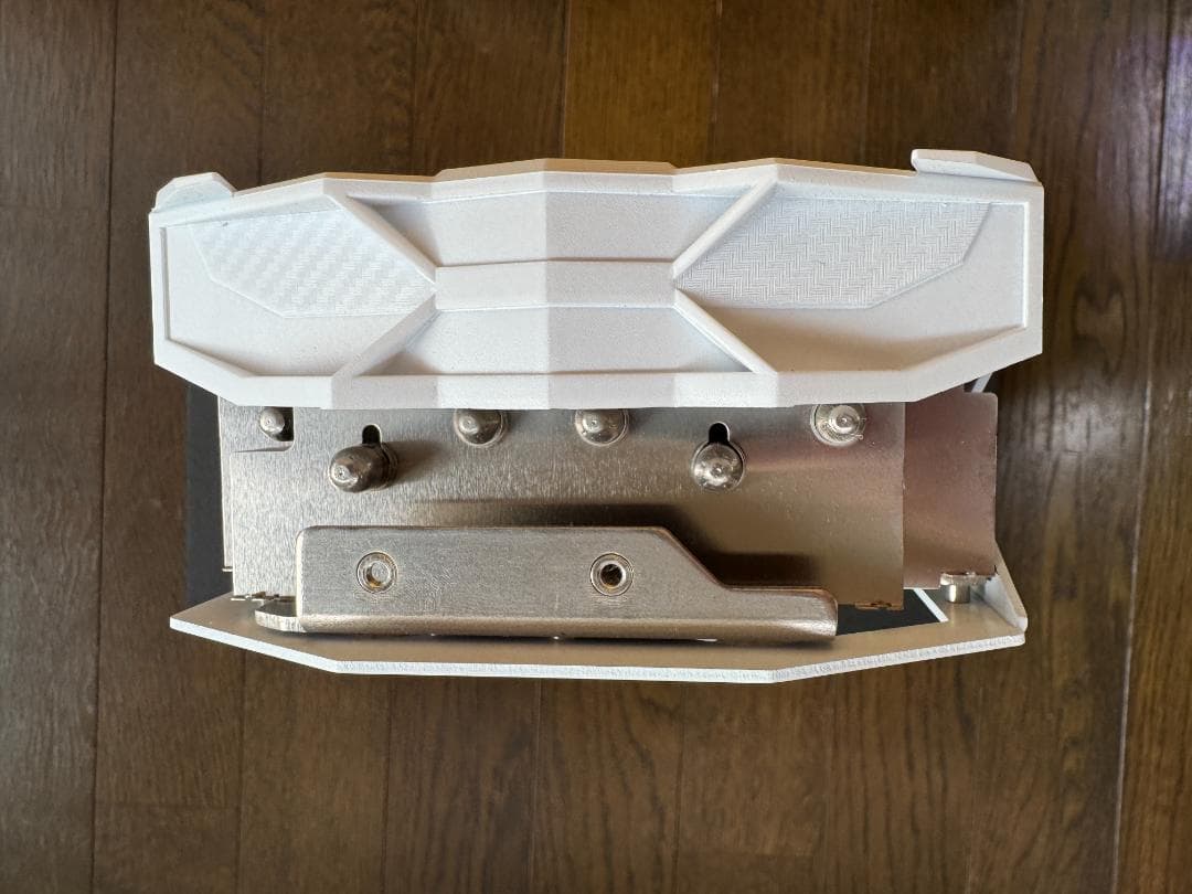 GeForce RTX4070TI グラフィックボード WHITE