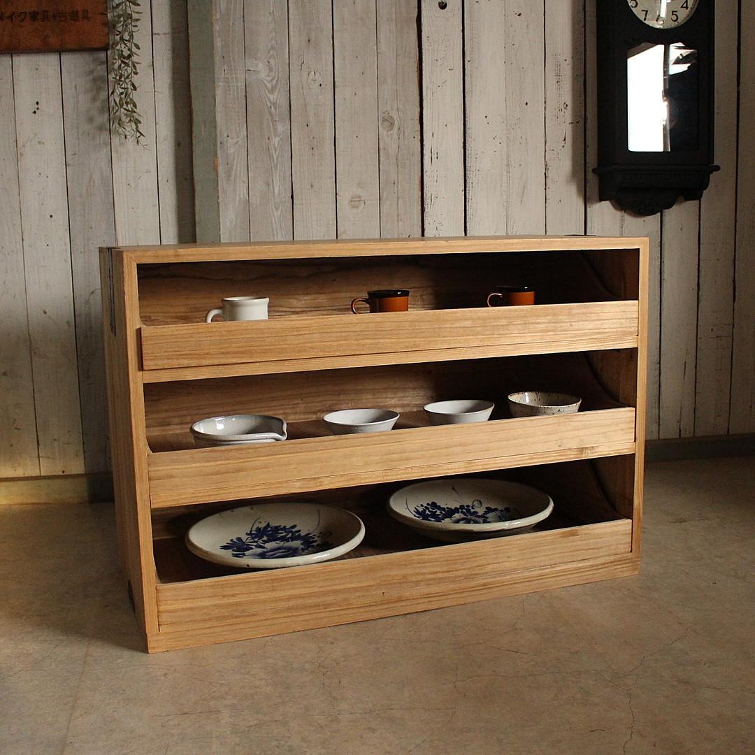 古い木製の引き出し　3段　食器棚　シャツケース　収納棚　チェスト　古家具