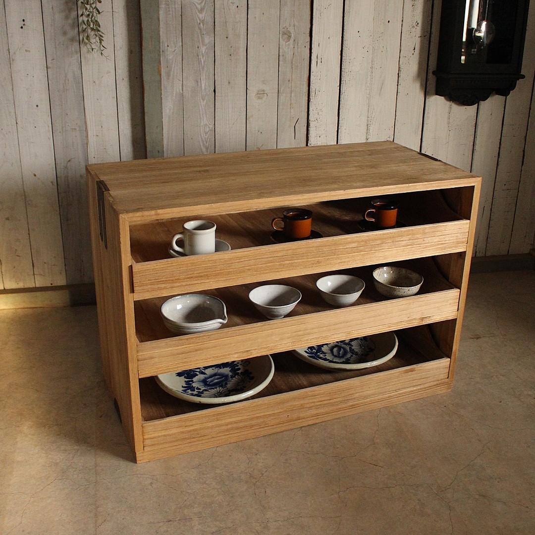 古い木製の引き出し　3段　食器棚　シャツケース　収納棚　チェスト　古家具