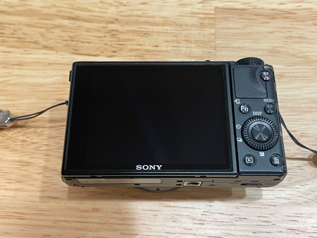 [即日配送・付属品多数・超美品]Sony rx100m7(サイバーショット)