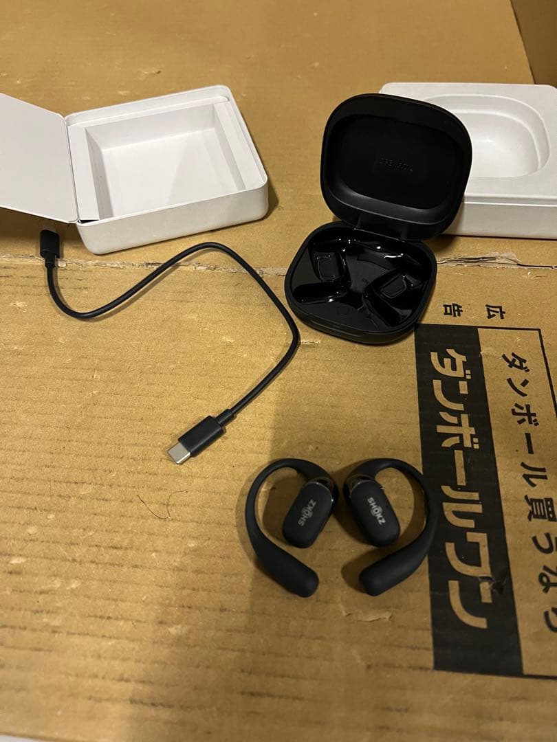 Shokz イヤホン OpenFit 2 本体とケースとケーブルのみ