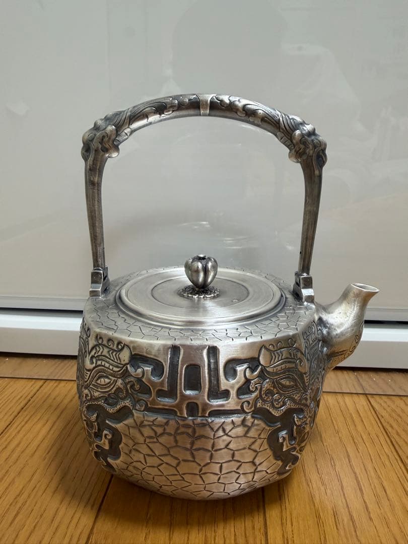 純銀製　四面饕餮文様彫刻　銀瓶　湯沸　煎茶道具　古美術　約622g