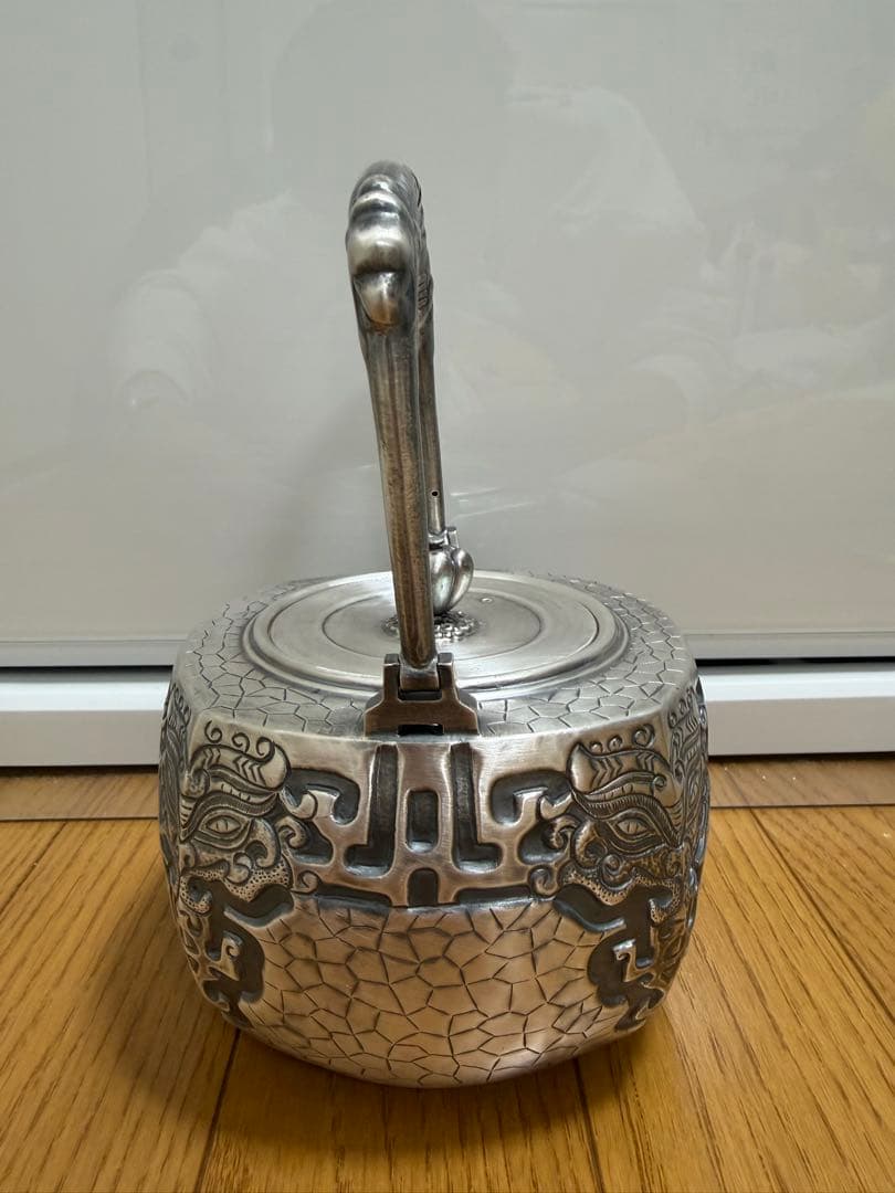 純銀製　四面饕餮文様彫刻　銀瓶　湯沸　煎茶道具　古美術　約622g