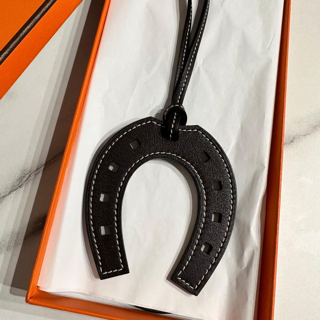 シュバル　ホースショー　エルメス　パドックチャーム　ブラウン