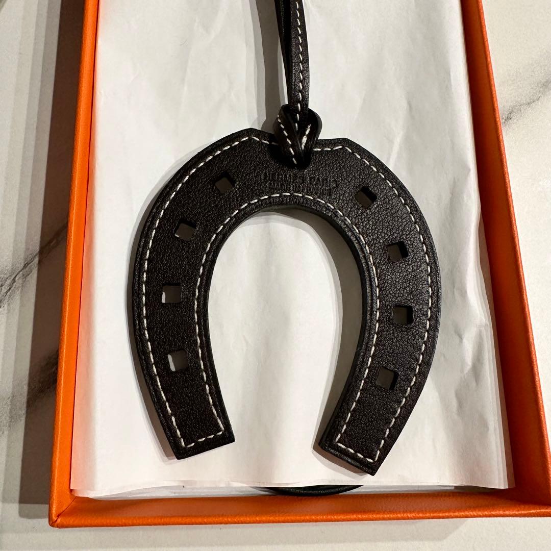 シュバル　ホースショー　エルメス　パドックチャーム　ブラウン