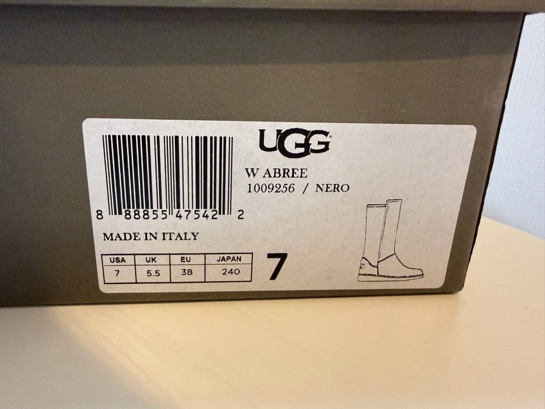 UGG W ABREE 24センチ　ブラック　箱付き