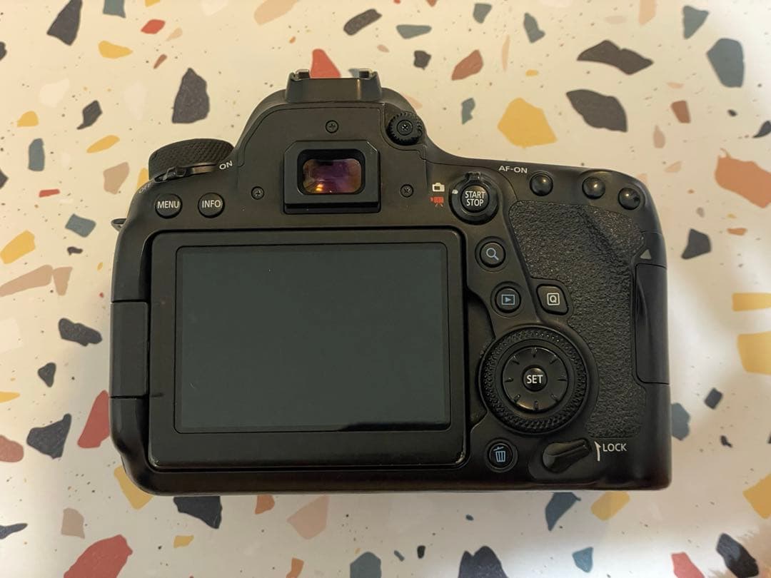 EOS 6D MarkII 本体