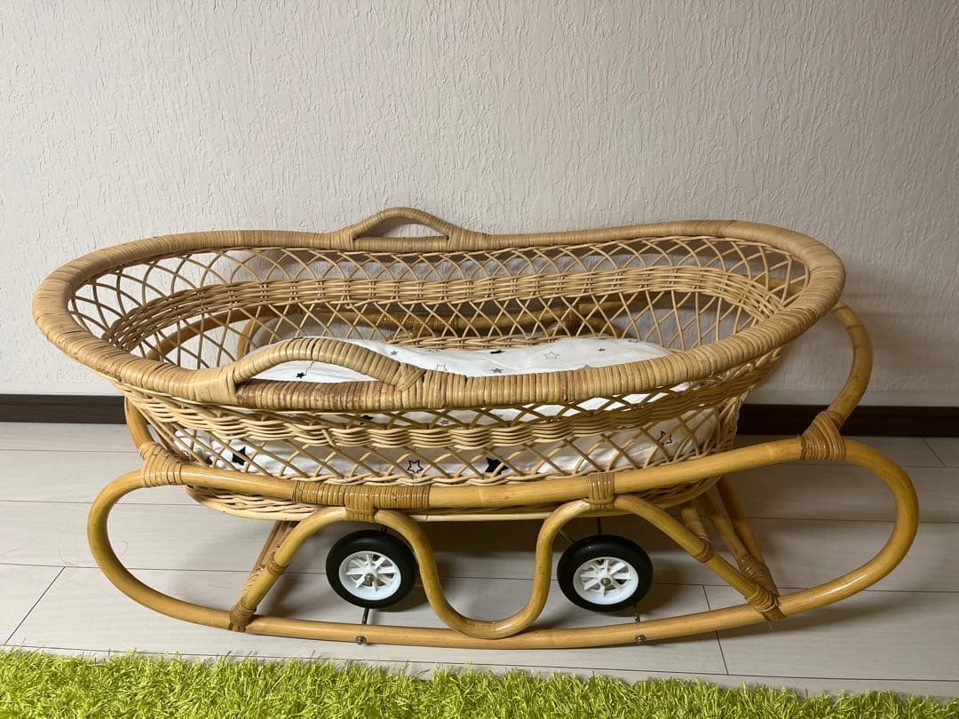 専用‼︎かわに〜ふ様　籐　ベビーベッド　ベビー家具　アンティーク