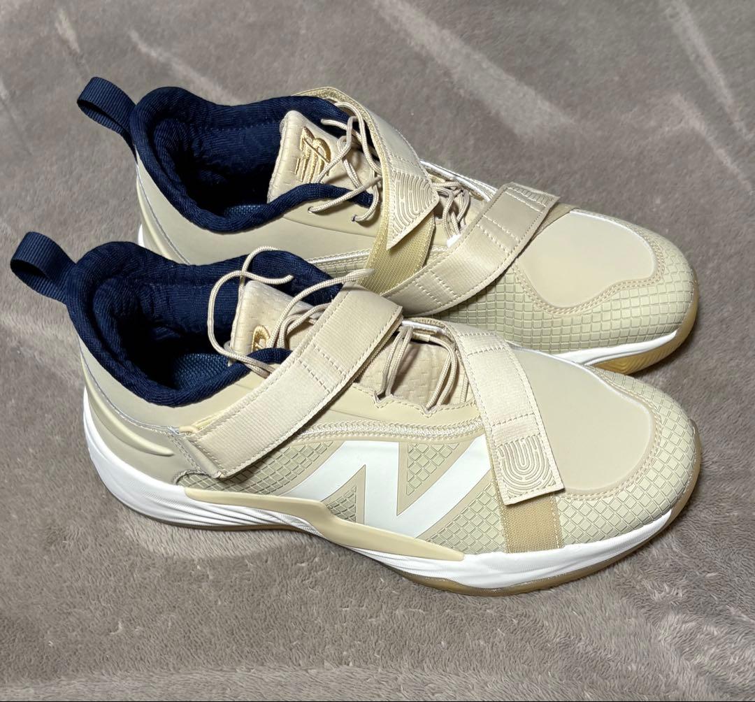 ニューバランスターフシューズリンドーアモデル