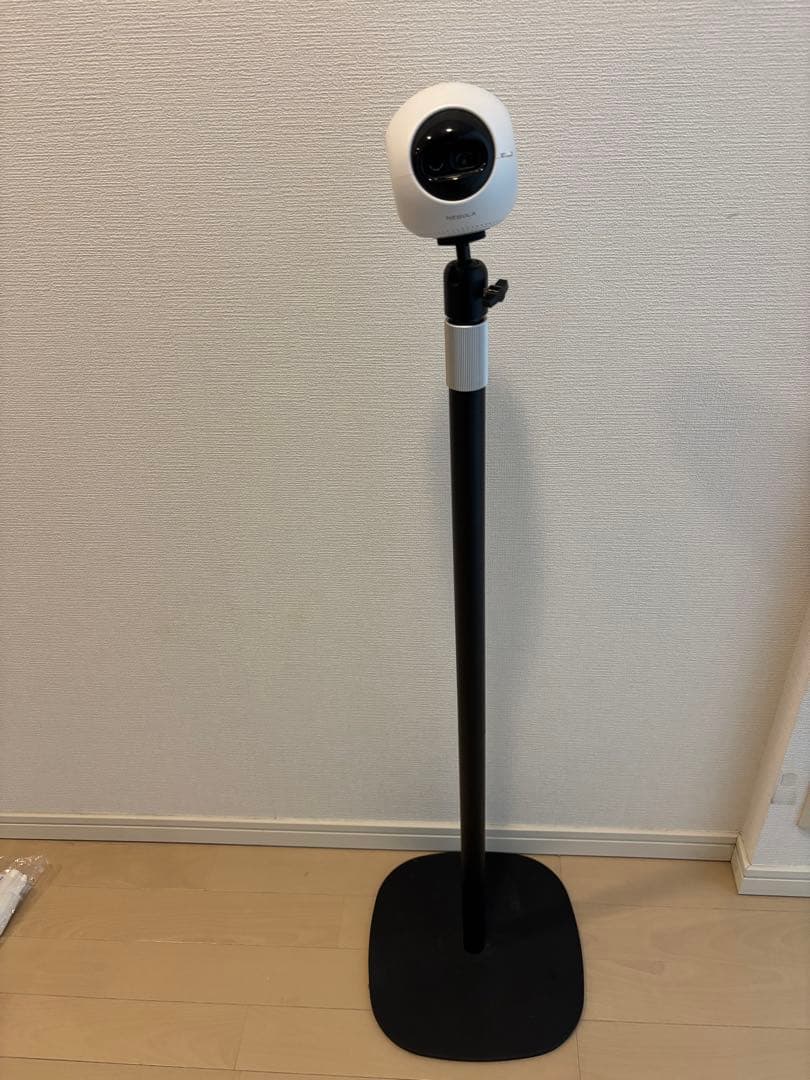 NEBULA Astro プロジェクター 本体　スタンド付き