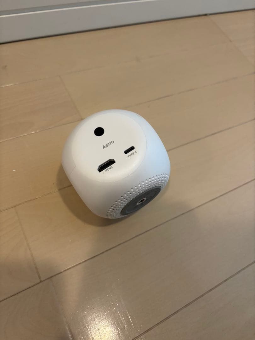 NEBULA Astro プロジェクター 本体　スタンド付き