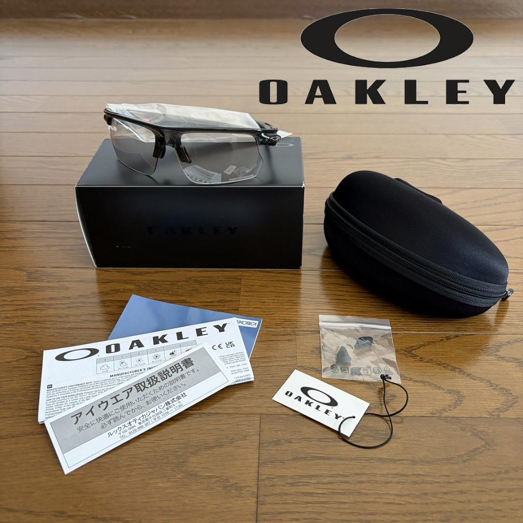オークリー　BiSphaera　調光レンズ　clear to black