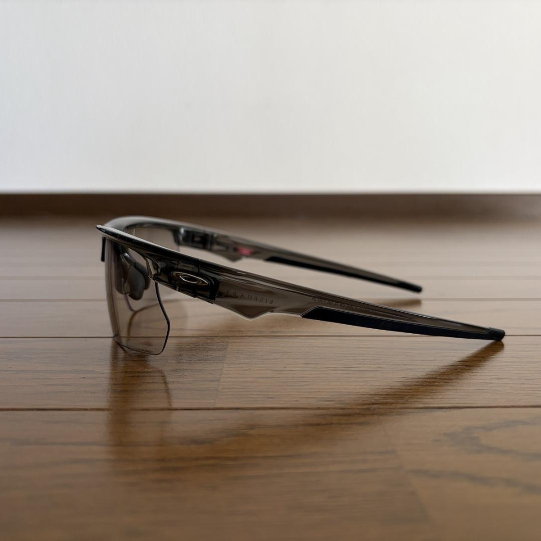 オークリー　BiSphaera　調光レンズ　clear to black