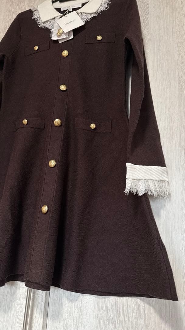 新品タグ付き　今期新作　Rirandture レースカラーミニニットワンピース