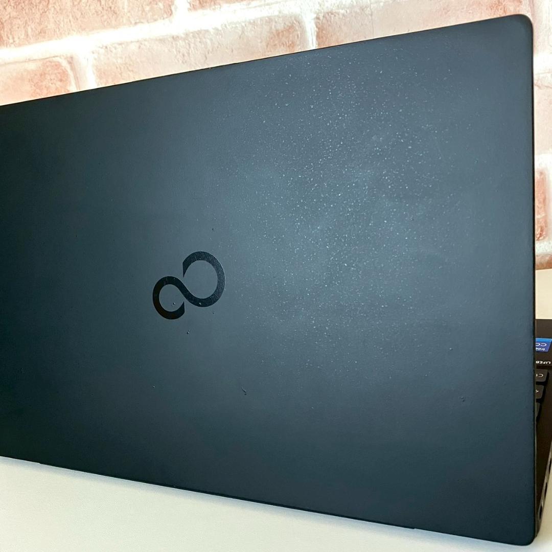 ★美品★ Office2024 超軽量モデル 第11世代i7 富士通 498