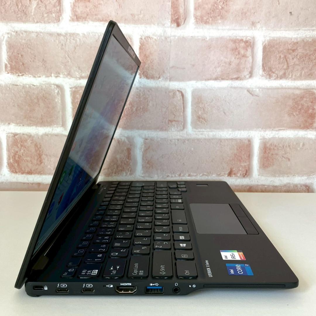 ★美品★ Office2024 超軽量モデル 第11世代i7 富士通 498