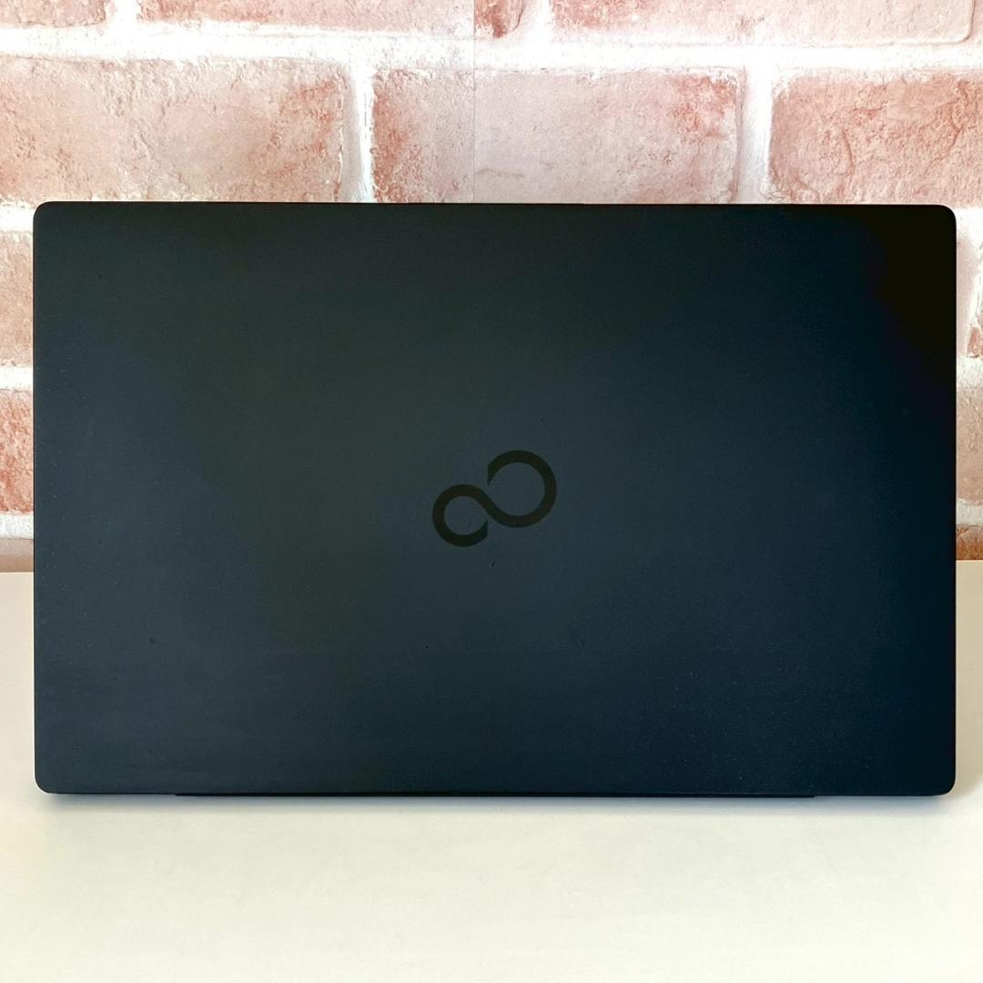 ★美品★ Office2024 超軽量モデル 第11世代i7 富士通 498