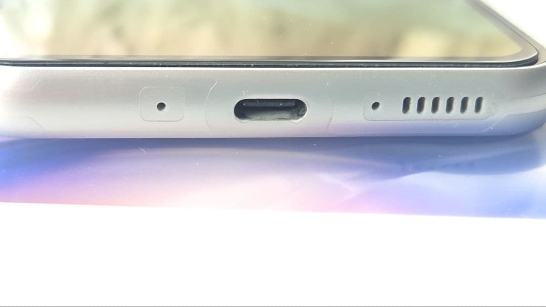 Galaxy A54 5G ホワイト ドコモ版 充電口のみ塗装欠け有