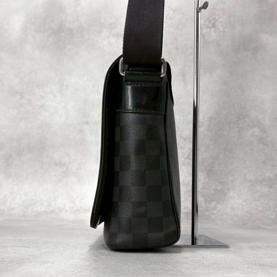 LOUIS VUITTON ダミエ グラフィット　ショルダーバッグ