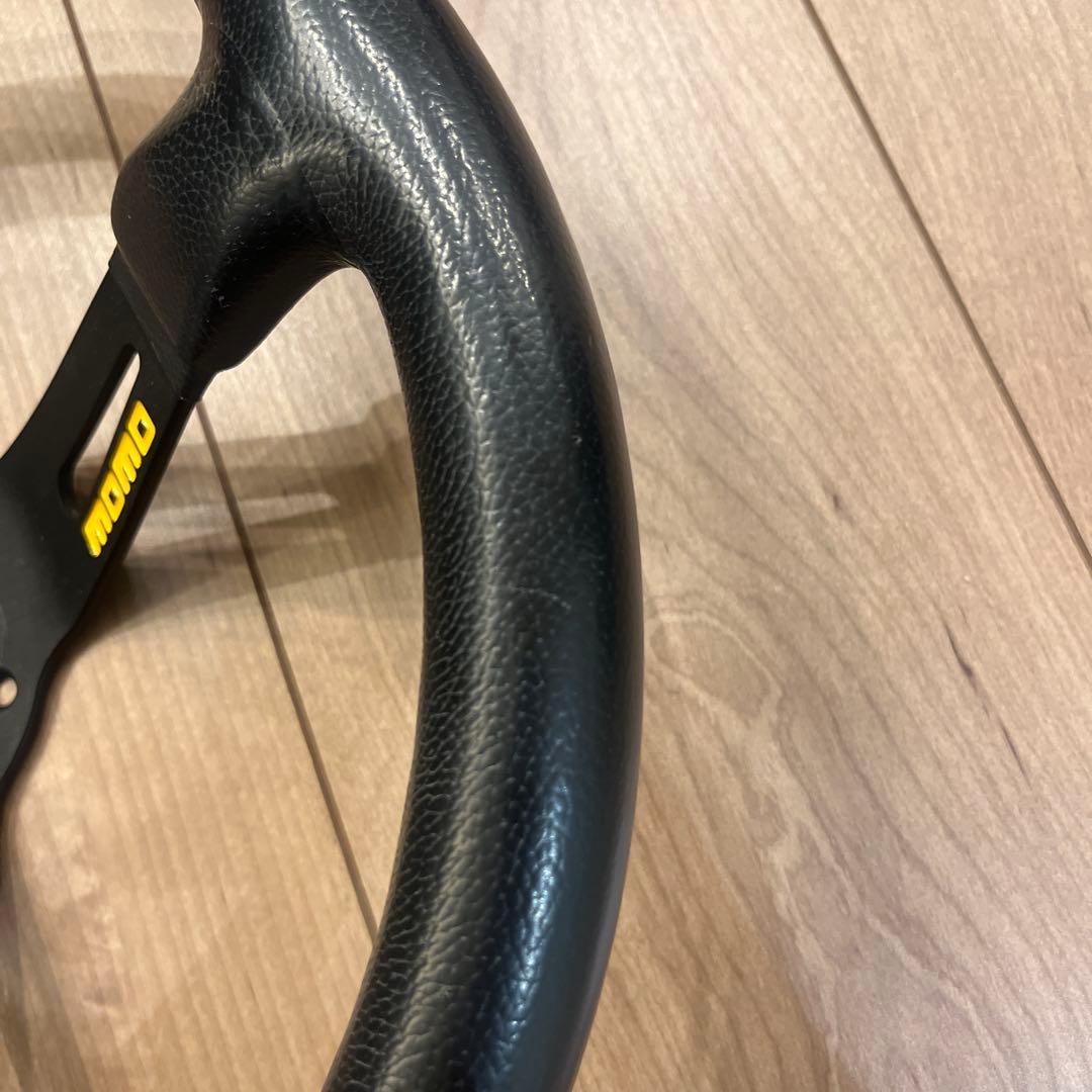 MOMO ステアリング MOD.08 ブラックレザー