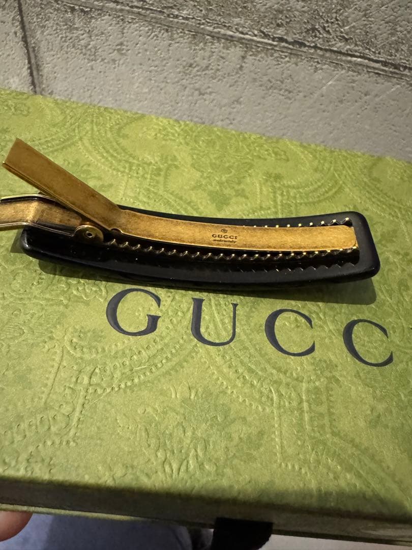 GUCCI ストーン装飾 ヘアクリップ