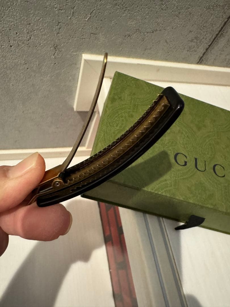 GUCCI ストーン装飾 ヘアクリップ