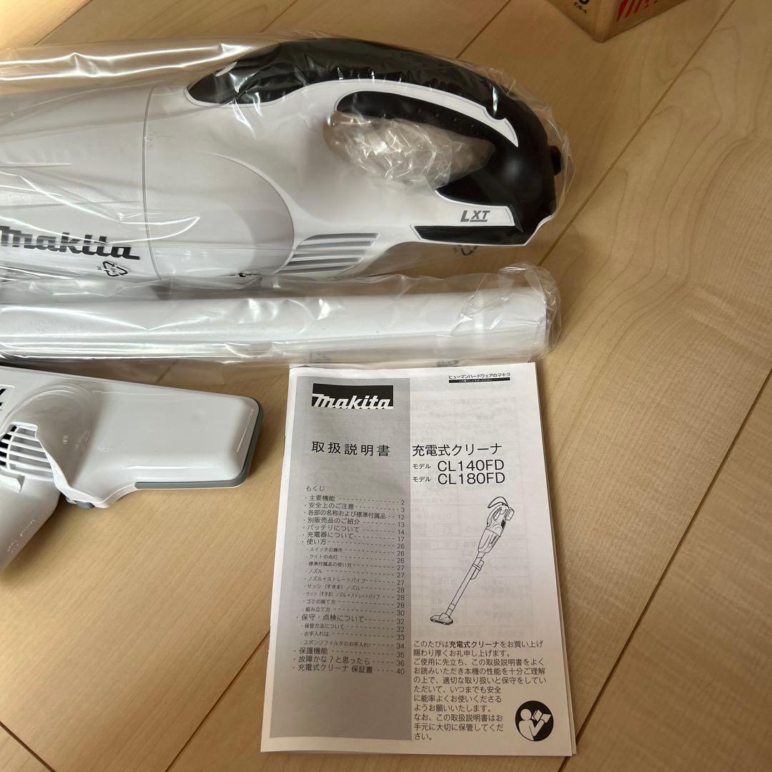 Makita 充電式クリーナー CL180FDZW