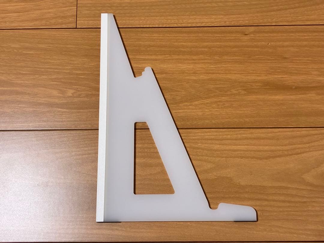 縦置きモニタースタンド「WING BINDER」　ホワイト