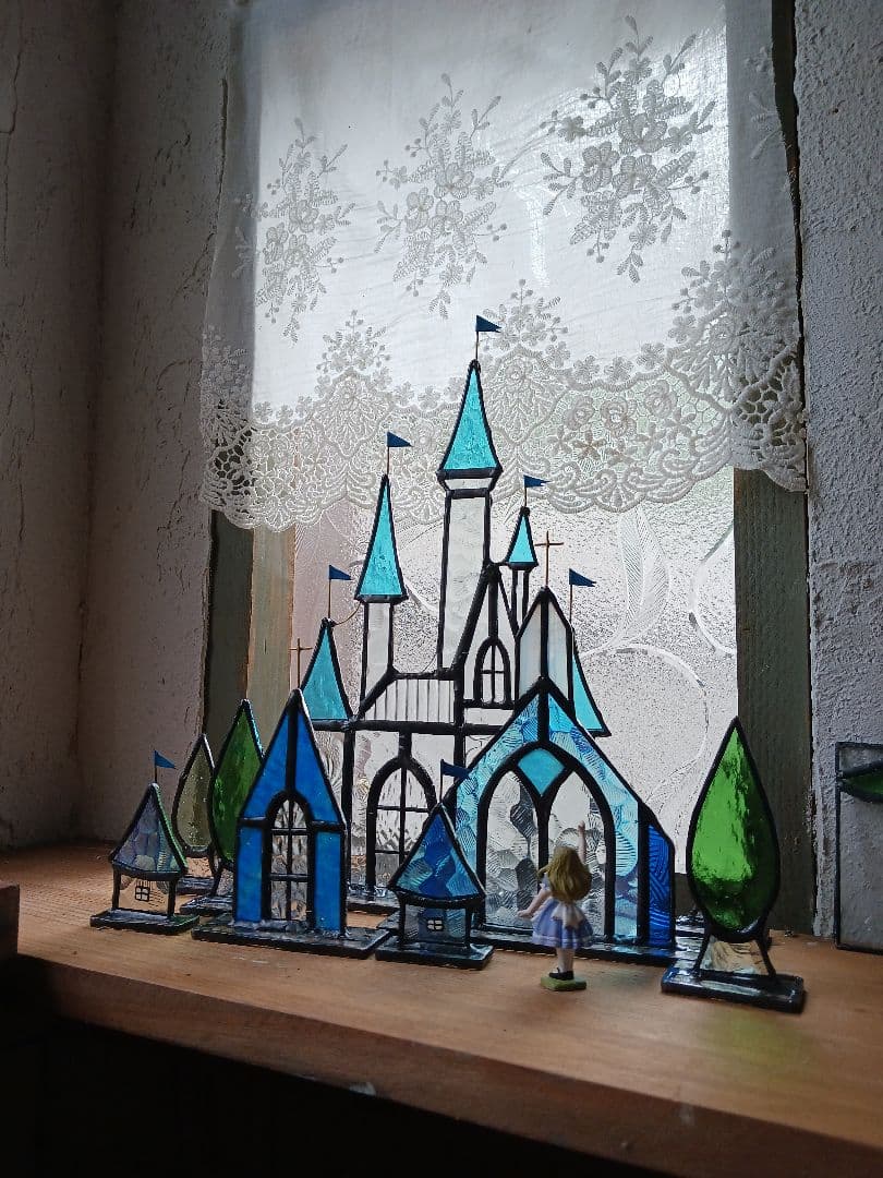 専用ガラスのお城と教会