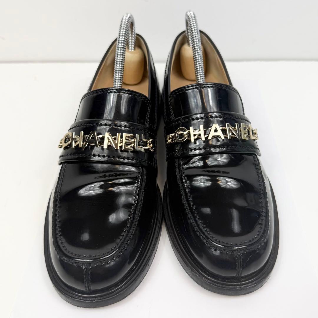 CHANEL エナメル ローファー シャネル Cocoロゴ 【36 1/2】