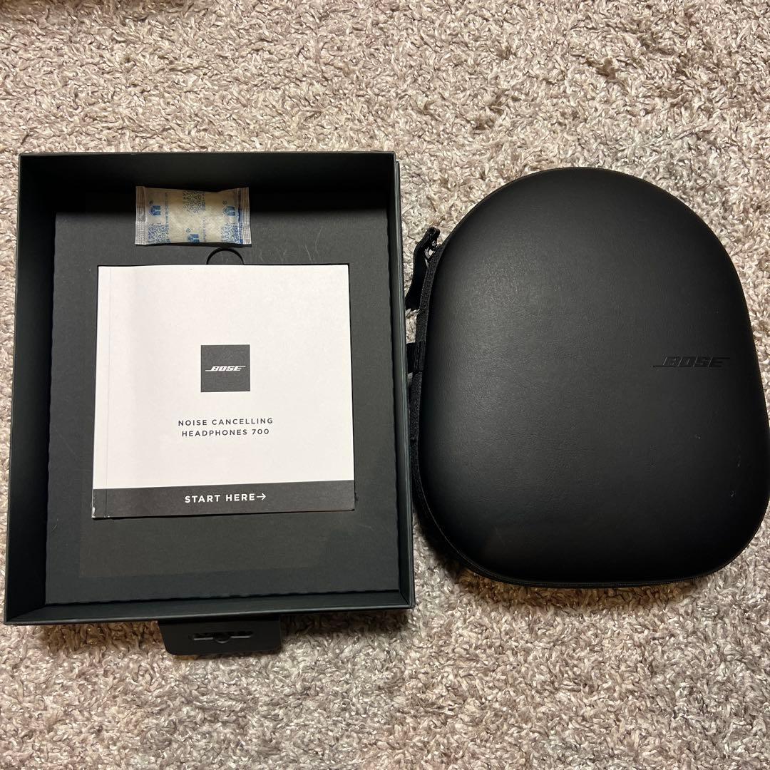 【美品】BOSE ノイズキャンセリングヘッドホン 700 ホワイト 付属品完備