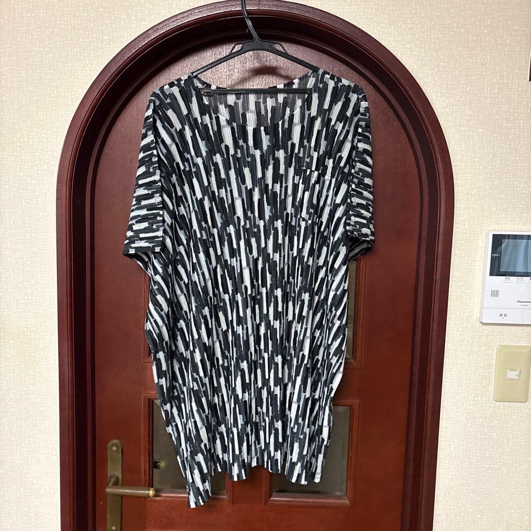 プリーツプリーズ　ポンチョ風チュニック